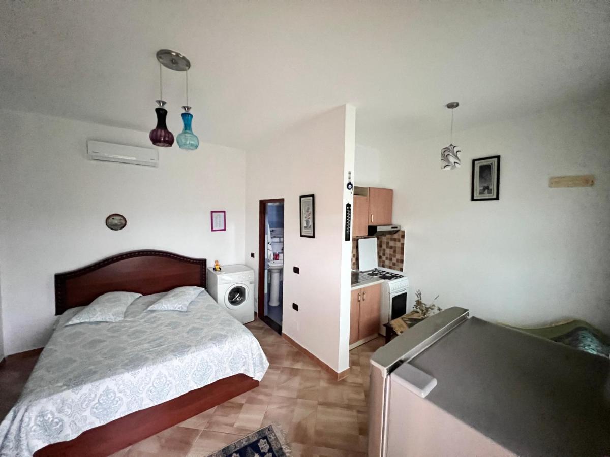 Ponari apartments Rrotull Exterior foto